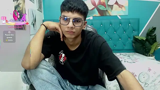 Snapshot of Noha_scott chatting on 10-09-25, 12:22 Noha scott online show from 10-09-25, 12:22