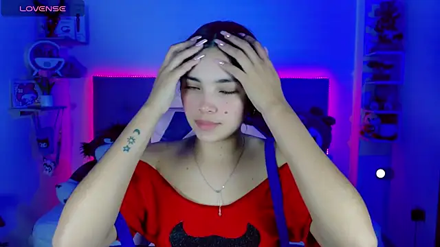 Snapshot of Kylie_brokee chatting on 03-03-25, 09:05 Kylie brokee online show from 03-03-25, 09:05