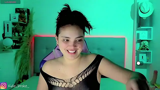 Kylie brokee online show from 04-15-26, 09:04