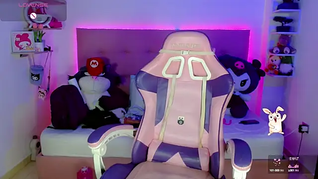 Snapshot of Kylie_brokee chatting on 03-08-25, 04:23 Kylie brokee online show from 03-08-25, 04:23