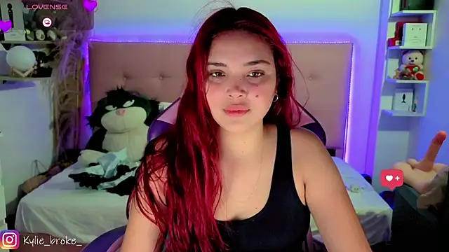 Snapshot of Kylie_brokee chatting on 05-27-26, 09:11 Kylie brokee online show from 05-27-26, 09:11