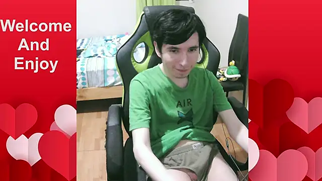 Snapshot of Twink_martinboy chatting on 06-14-26, 01:13 Twink martinboy online show from 06-14-26, 01:13