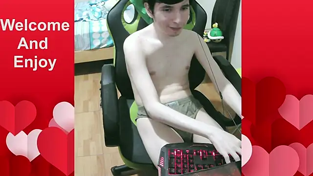 Snapshot of Twink_martinboy chatting on 06-14-26, 02:24 Twink martinboy online show from 06-14-26, 02:24