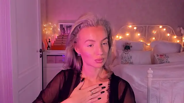 aestetick online show from 11-17-25, 08:18