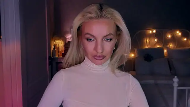 Snapshot of aestetick chatting on 05-16-26, 12:26 aestetick online show from 05-16-26, 12:26