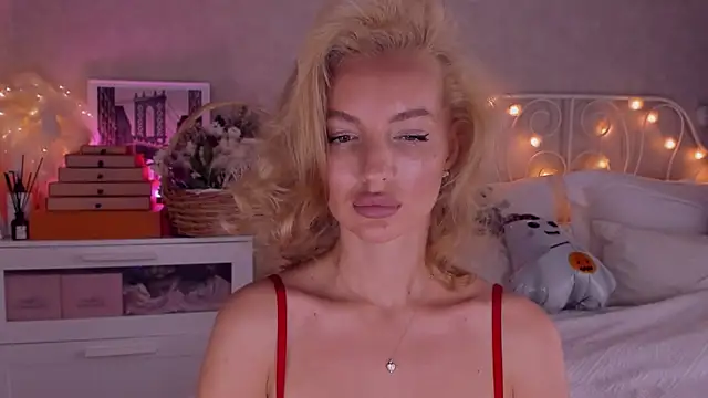 aestetick online show from 10-23-25, 05:28