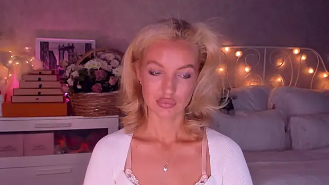 aestetick online show from 12-18-25, 09:25