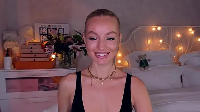 Snapshot of aestetick chatting on 05-12-26, 05:26 aestetick online show from 05-12-26, 05:26