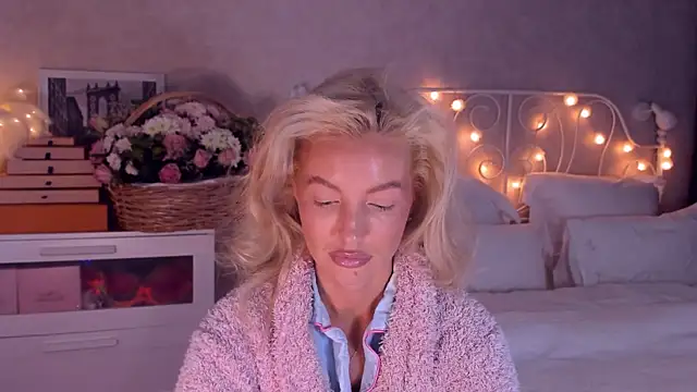 aestetick online show from 12-17-25, 09:03