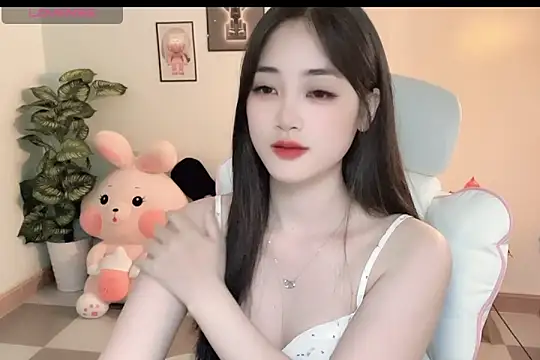 Snapshot of _Aimy_ chatting on 11-08-25, 03:43 Aimy online show from 11-08-25, 03:43