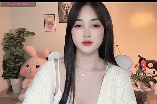 Snapshot of _Aimy_ chatting on 12-01-25, 04:52 Aimy online show from 12-01-25, 04:52