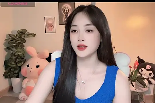 Snapshot of _Aimy_ chatting on 12-04-25, 06:18 Aimy online show from 12-04-25, 06:18