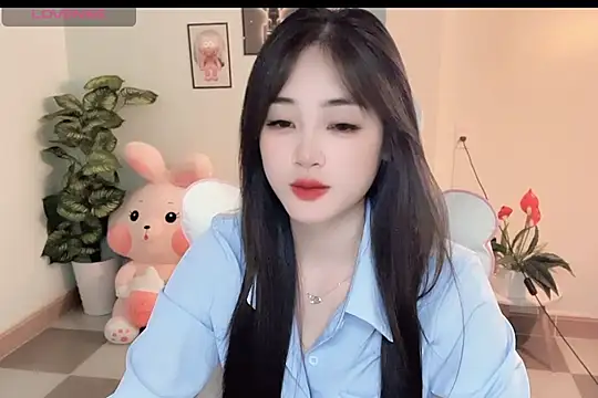 Snapshot of _Aimy_ chatting on 11-15-25, 04:05 Aimy online show from 11-15-25, 04:05