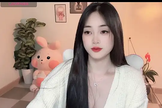 Snapshot of _Aimy_ chatting on 11-21-25, 04:17 Aimy online show from 11-21-25, 04:17