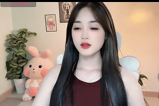 Snapshot of _Aimy_ chatting on 11-18-25, 05:33 Aimy online show from 11-18-25, 05:33