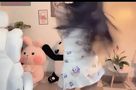 Snapshot of _Aimy_ chatting on 12-21-25, 04:41 Aimy online show from 12-21-25, 04:41