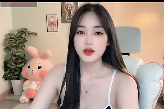 Snapshot of _Aimy_ chatting on 12-14-25, 08:09 Aimy online show from 12-14-25, 08:09