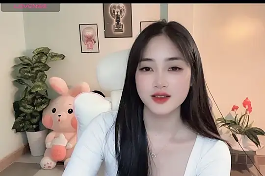 Snapshot of _Aimy_ chatting on 11-27-25, 06:58 Aimy online show from 11-27-25, 06:58