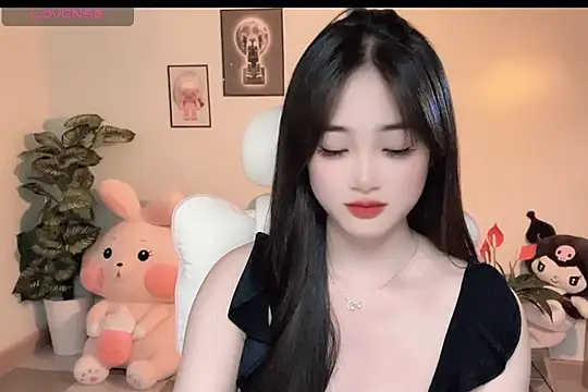 Snapshot of _Aimy_ chatting on 12-05-25, 06:28 Aimy online show from 12-05-25, 06:28