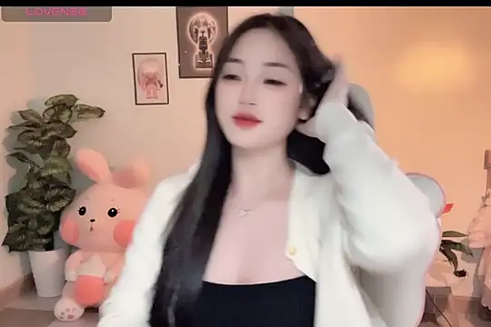 Snapshot of _Aimy_ chatting on 12-14-25, 08:14 Aimy online show from 12-14-25, 08:14