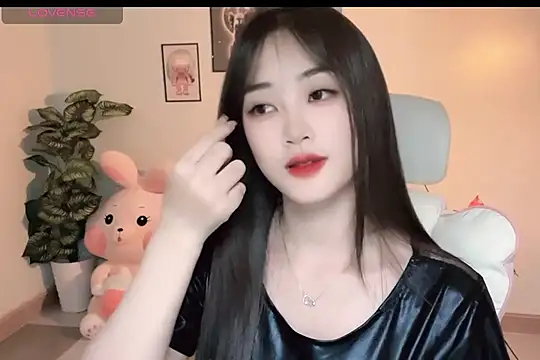 Snapshot of _Aimy_ chatting on 11-08-25, 03:48 Aimy online show from 11-08-25, 03:48