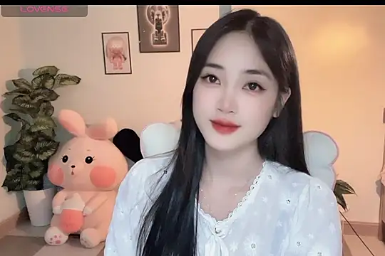 Snapshot of _Aimy_ chatting on 11-07-25, 03:38 Aimy online show from 11-07-25, 03:38