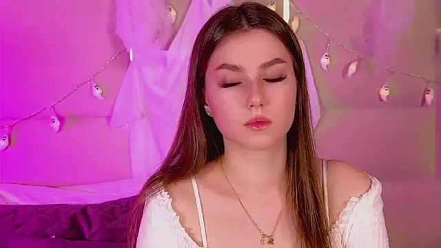 AliceMoreno online show from 10-30-25, 05:10