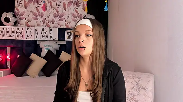 AmmyJones  online show from 06-19-26, 06:58