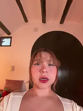 Snapshot of -SofiaCastillo- chatting on 02-19-26, 10:29 -SofiaCastillo- online show from 02-19-26, 10:29