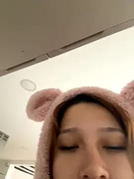 Snapshot of -SofiaCastillo- chatting on 11-28-25, 01:11 -SofiaCastillo- online show from 11-28-25, 01:11