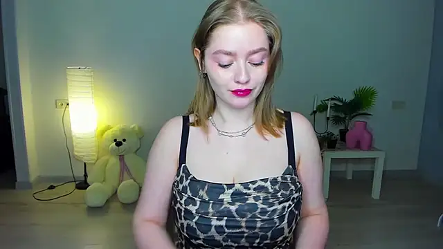 Snapshot of AidaPerry chatting on 09-28-25, 04:14 AidaPerry online show from 09-28-25, 04:14
