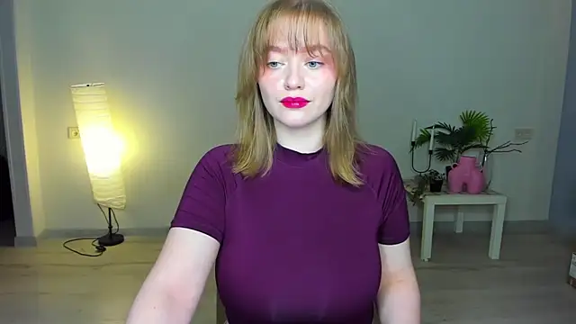 Snapshot of AidaPerry chatting on 10-14-25, 03:45 AidaPerry online show from 10-14-25, 03:45