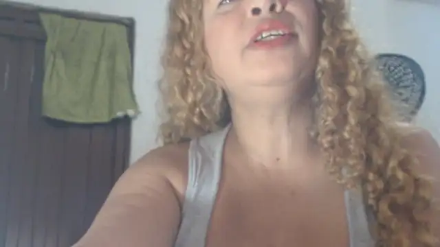Snapshot of BustyAmanda chatting on 07-03-26, 12:44 BustyAmanda online show from 07-03-26, 12:44
