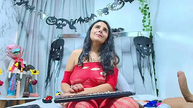  Marcela   online show from 10-31-25, 12:57