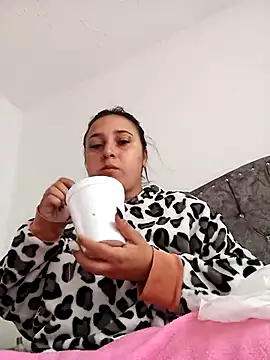 Snapshot of Juanamd1 chatting on 11-14-25, 01:15 Juanamd1 online show from 11-14-25, 01:15