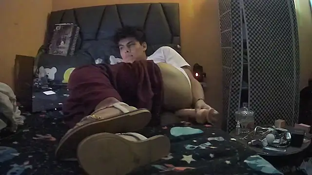 Snapshot of diegotorresd2312 chatting on 11-22-25, 02:10 diegotorresd2312 online show from 11-22-25, 02:10