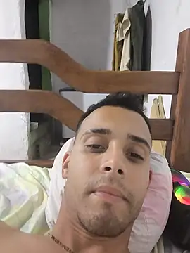 Snapshot of Jesus20222 chatting on 11-20-25, 04:35 Jesus20222 online show from 11-20-25, 04:35