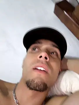 Snapshot of Jesus20222 chatting on 04-06-26, 04:46 Jesus20222 online show from 04-06-26, 04:46