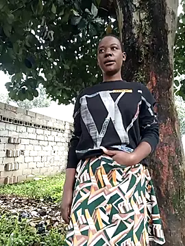 Snapshot of Xtra_bootie chatting on 11-07-25, 05:23 Xtra bootie online show from 11-07-25, 05:23