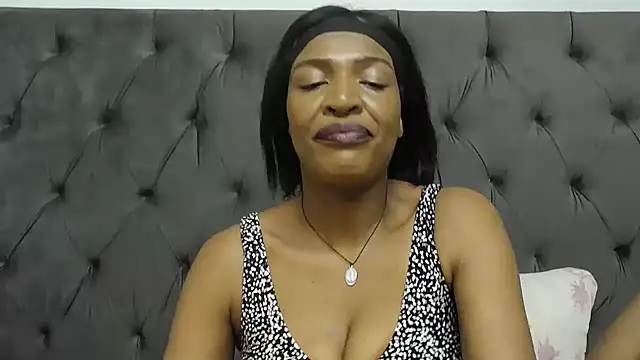 Snapshot of SpicyQueenxxxx chatting on 08-07-26, 01:00 SpicyQueenxxxx online show from 08-07-26, 01:00