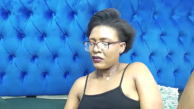 SpicyQueenxxxx online show from 05-17-26, 11:43