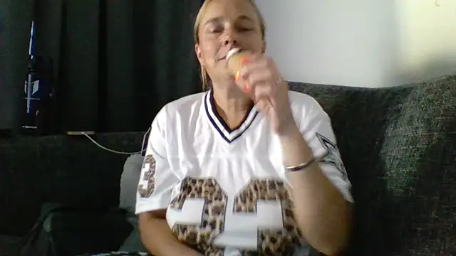 scrummymummy2 online show from 07-13-26, 07:02