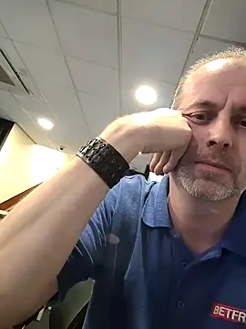 JulianJ50 online show from 03-31-26, 08:55