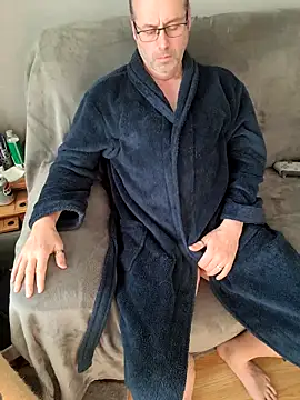 JulianJ50 online show from 12-04-25, 01:10