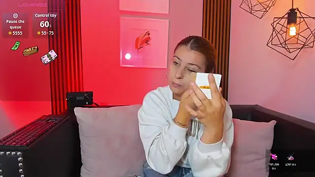 Nahiajhonson  online show from 03-27-26, 01:12