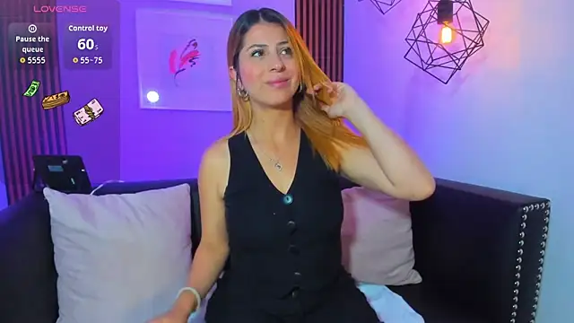 Nahiajhonson  online show from 02-10-26, 01:32