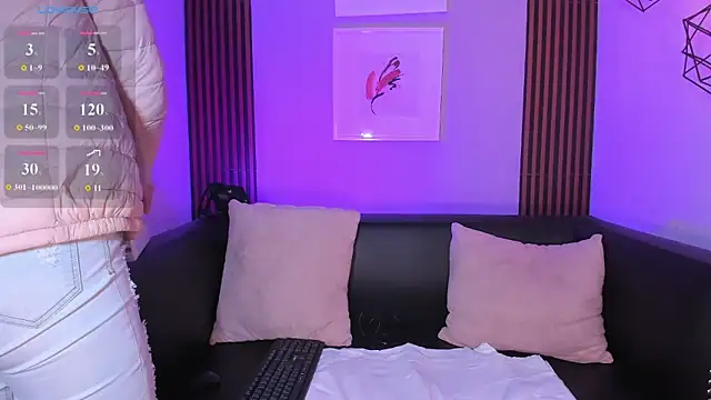 Nahiajhonson  online show from 11-14-25, 12:53