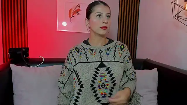 Nahiajhonson  online show from 02-21-26, 12:51