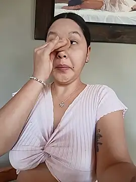 SamaraJay1 online show from 06-19-26, 02:56
