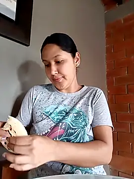 SamaraJay1 online show from 04-15-26, 01:59